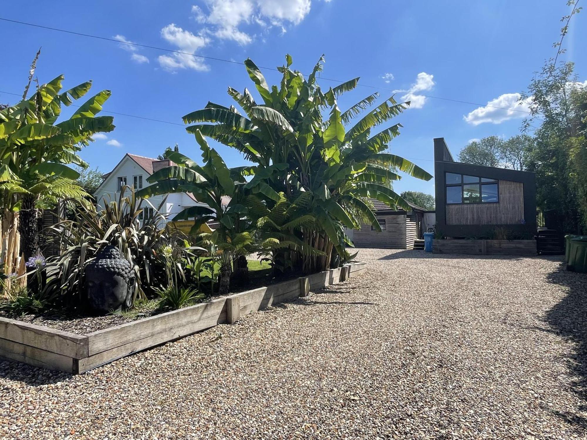 River Guest House With Jacuzzi Fire And Boat Hire Staines-upon-Thames Exterior photo